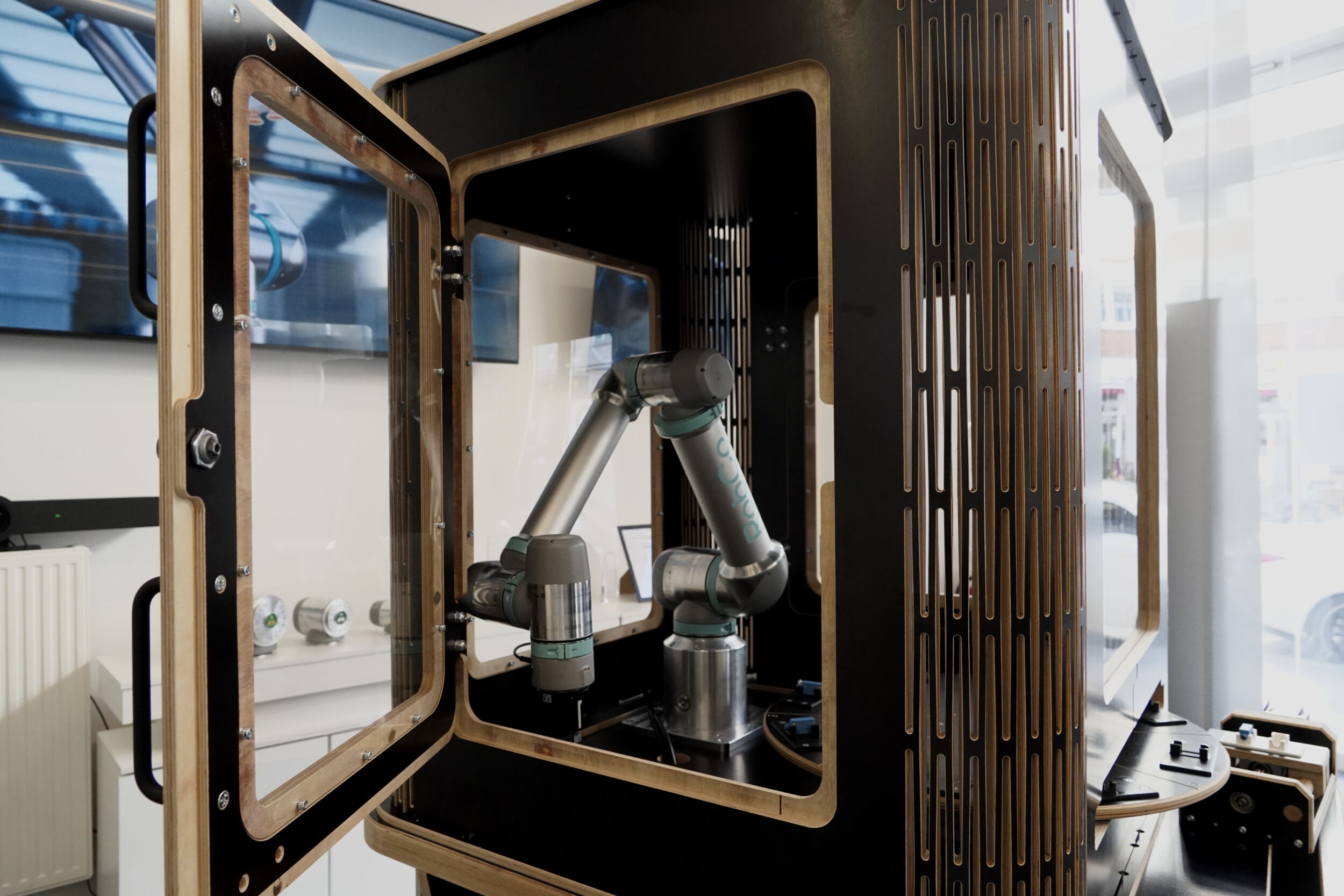 RobCo und MCW Systemtechnik kooperieren