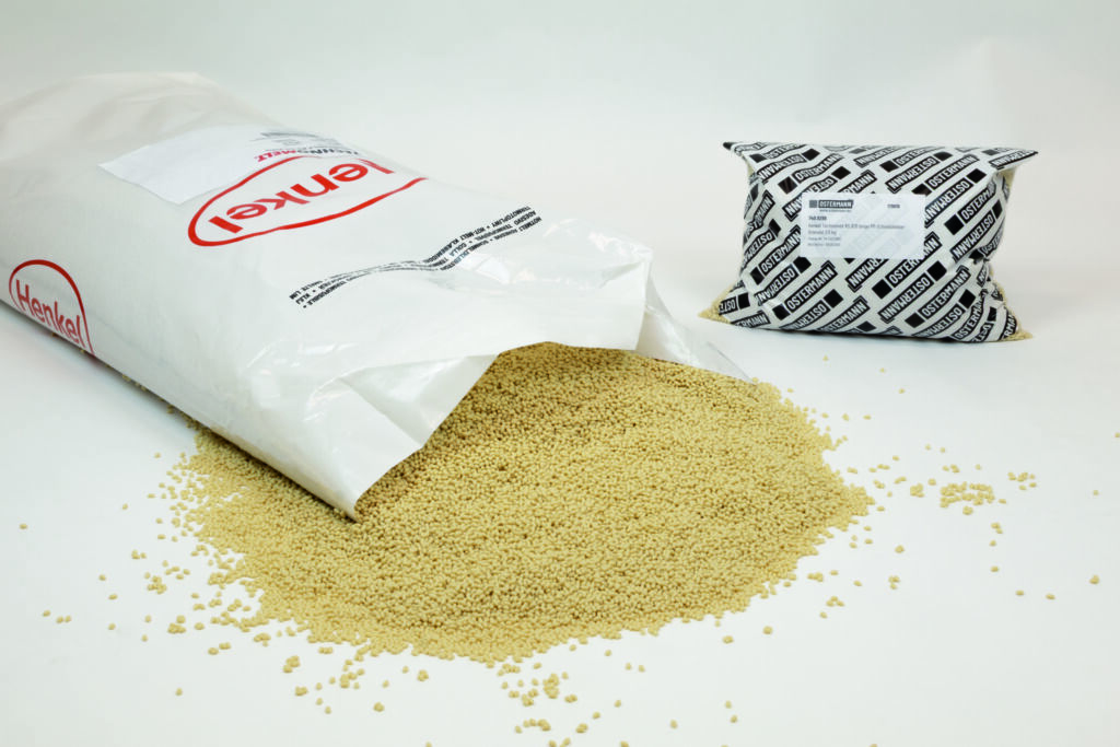 Hitzebeständig, sauber, einfach zu verarbeiten 1 Mit dem Technomelt KS 928 von Henkel liefert Ostermann einen Schmelzkleber für Möbel, die besonders hohen Temperaturen ausgesetzt sind.