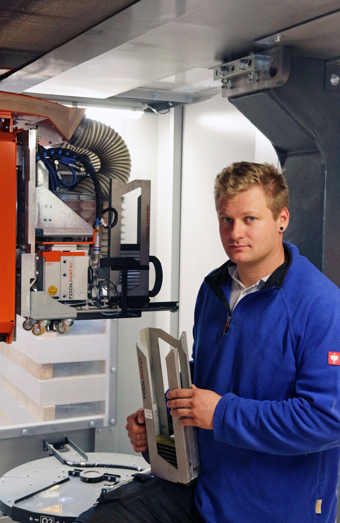 Holzbau im Klammergriff 2 Urs Haller setzt auf effiziente
und zuverlässige Prozesse -
auch bei der Befestigung.