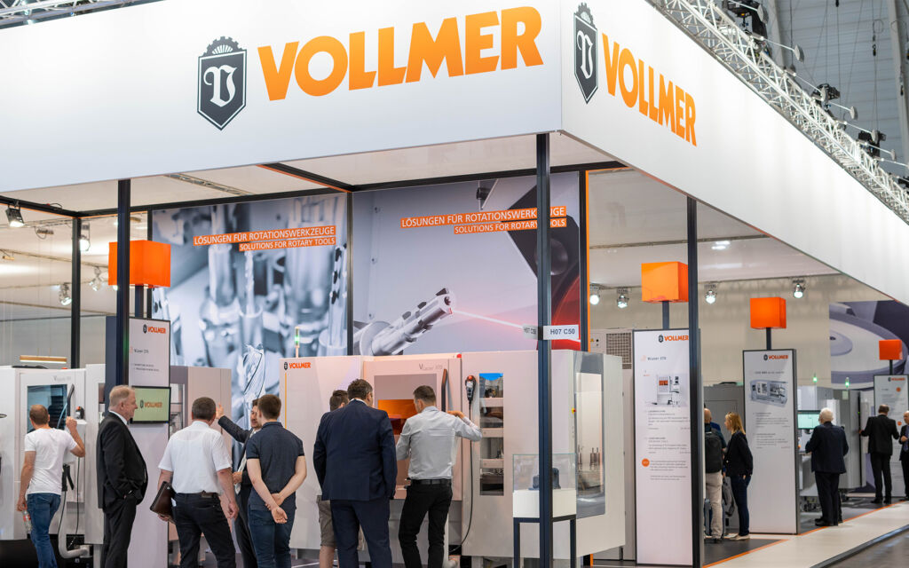 KI-basierter Chat verwaltet Schleifmaschinendaten 1 Vollmer stellt sein Portfolio an automatisierten Schleif-, Erodier- und Lasermaschinen sowie Services und digitale Lösungen vor.
