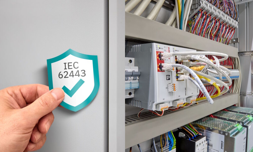 Umfassend geschützt vor Cyber-Attacken 1 IEC62443 beschreibt die prozessualen und technischen Maßnahmen und Anforderungen im OT-Bereich - und gilt als Blaupause für den Cyber Resilience Act.