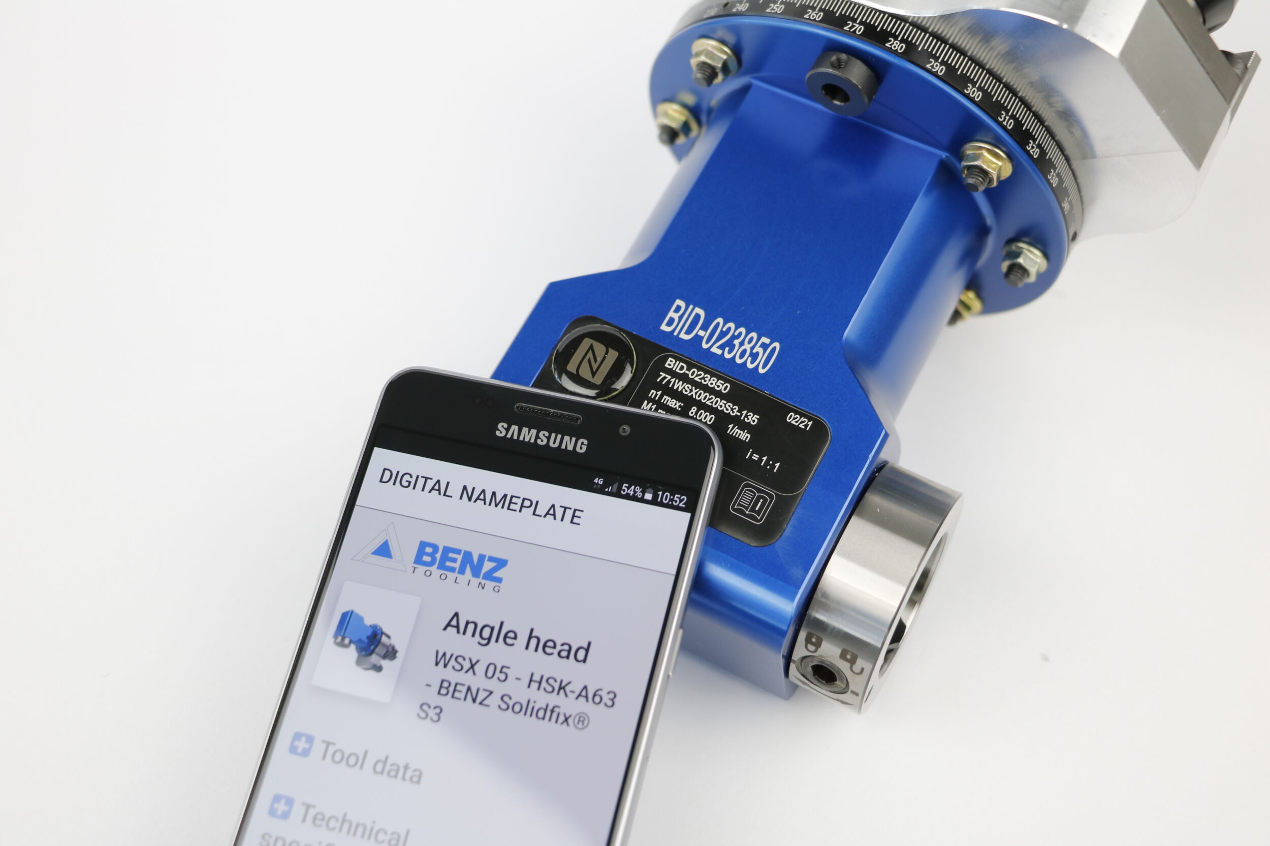 Benz bietet digitale technische Dokumentation an