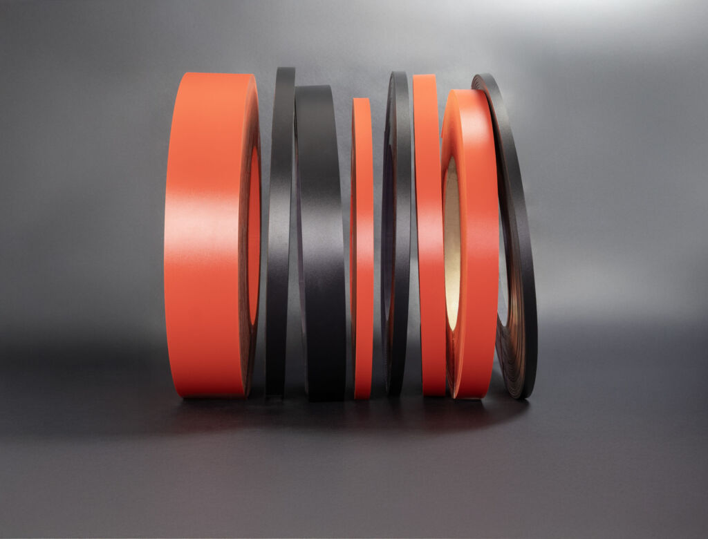 Neben den bisherigen ABS-Kantenbreiten (23, 33, 43 und 100mm) sind bei Ostermann jetzt f&uuml;nf weitere Breiten (16, 19, 28, 54 und 55mm) ab Lager verf&uuml;gbar.