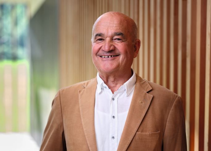 Fritz Egger wird 75 und gibt Vorsitz ab