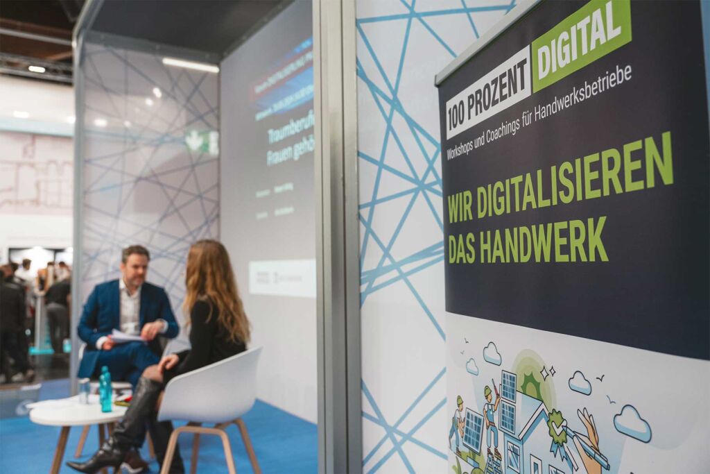 Holz-Handwerk 2026 mit neuen Schwerpunkten 1 Mit dem Rahmenprogramm der Holz-Handwerk 2026 richtet sich die Fachmesse sowohl an Führungs- als auch an Nachwuchskräfte.