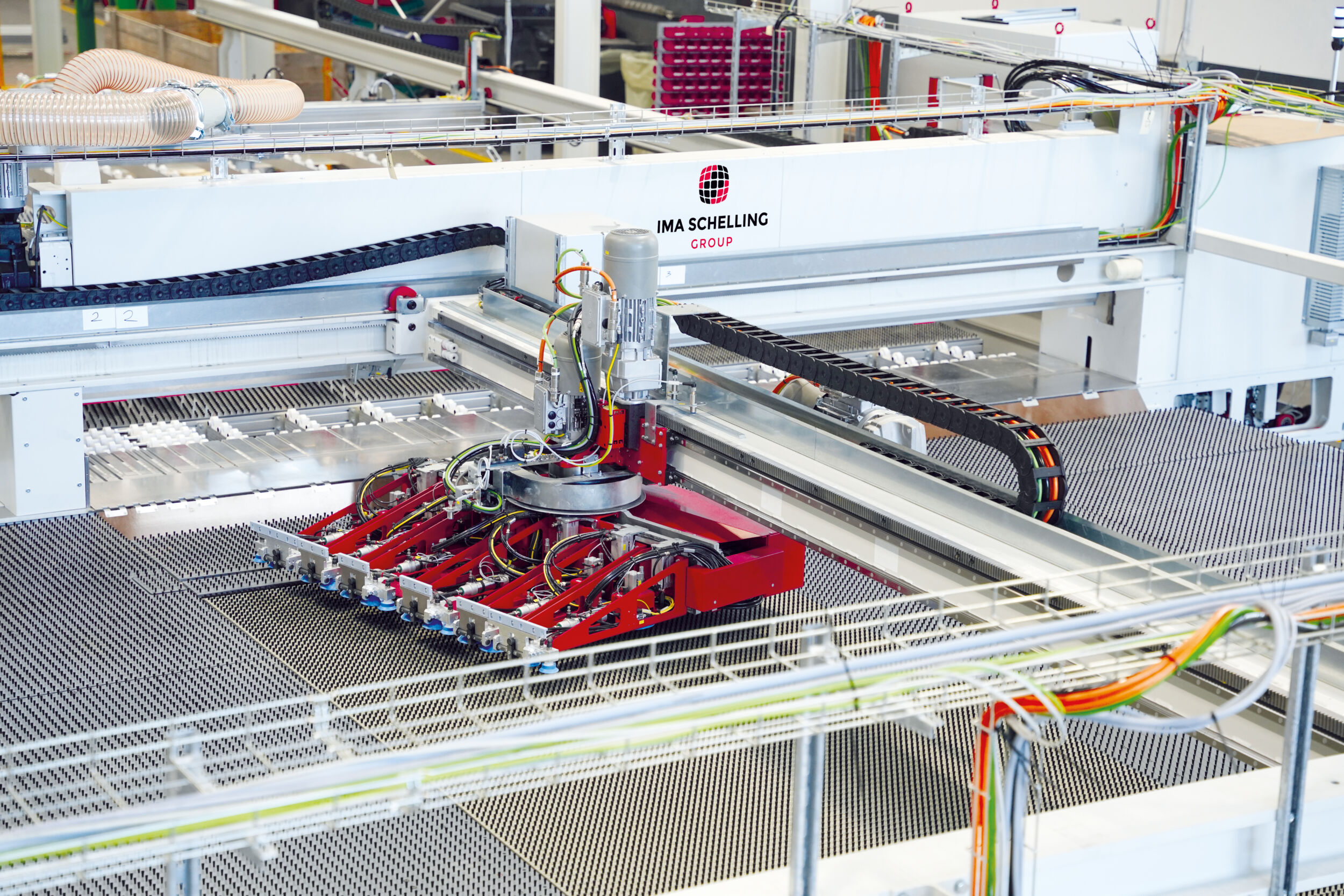 Losgröße-1-Zuschnitt ls 1, ergänzt durch eine zusätzliche Säge für Sonderteile und Paketschnitte.