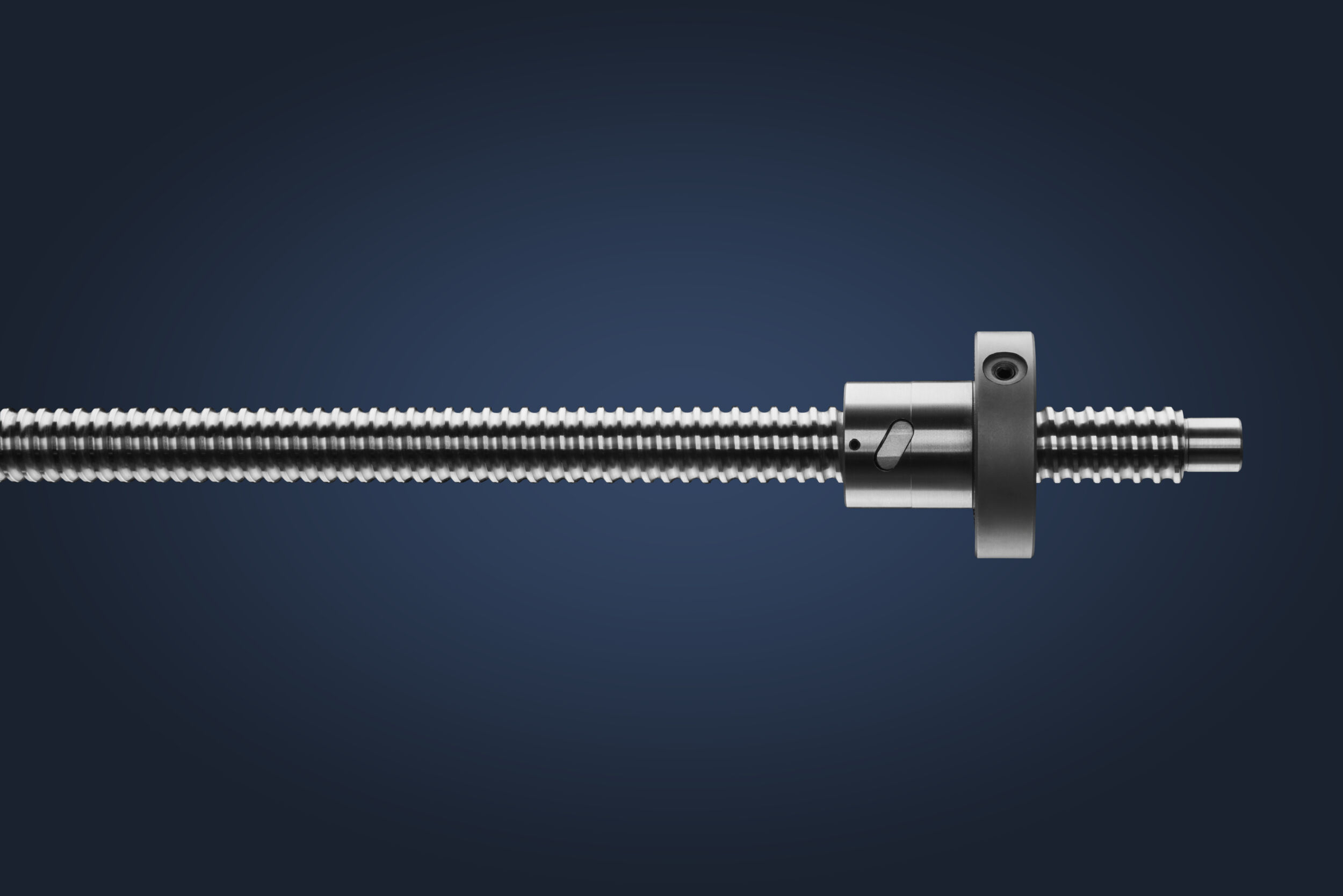 Standhaft im Spänesturm 5 Die Kugelgewindetriebe sind als gerollte, gewirbelte und geschliffene Ausführungen verfügbar.