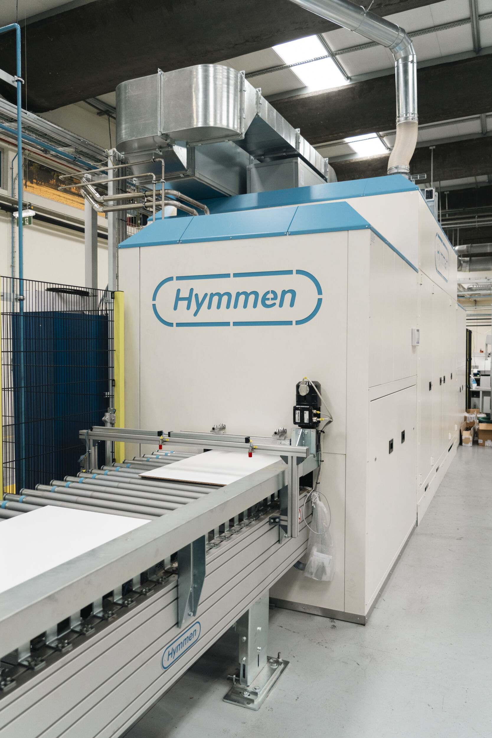 Mit DLEplus lassen sich verschiedene Oberflächen mit allerlei Dekoren bedrucken - deshalb vertraut Amorim auf den langjährigen Partner Hymmen.