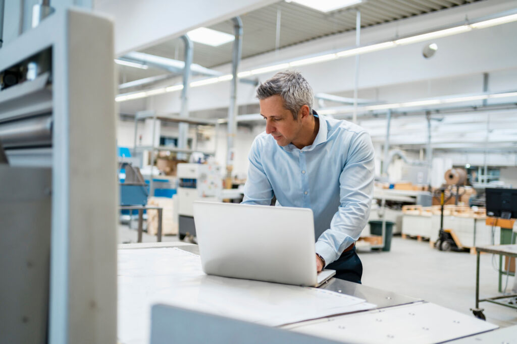 Plattform für Absauganlagen 1 In der digitalen Plattform ScheuchConnect sind Betriebsdaten von Scheuch-Absaug- und Filteranlagen zentral gebündelt.