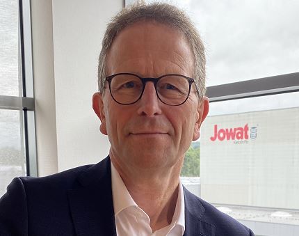 Jowat-Vorstand verabschiedet 3 Nach über 30 Jahren bei Jowat verabschiedet sich Dr. Christian Terfloth in den Ruhestand.