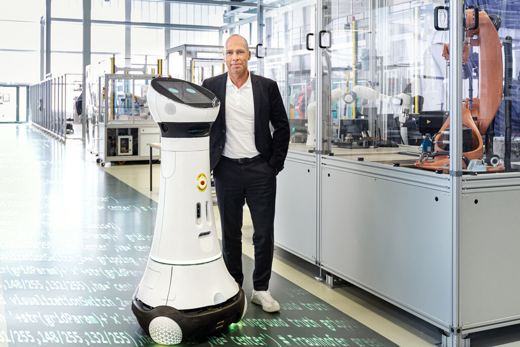 169779 Care O bot Bauernhansl Fraunhofer IPA small