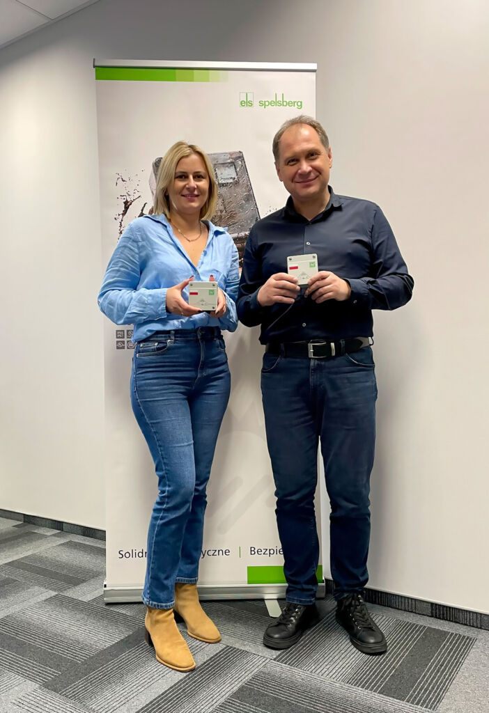 Unter der Leitung von Robert Marzec, Geschäftsführer von Spelsberg Polska und Kamila Mo?o?, Mitarbeiterin im Vertrieb und Back-Office baut Spelsberg Polska ein engagiertes Team auf. In den kommenden Monaten wird das Team weiterwachsen, um den polnischen Kunden optimalen Service zu bieten.