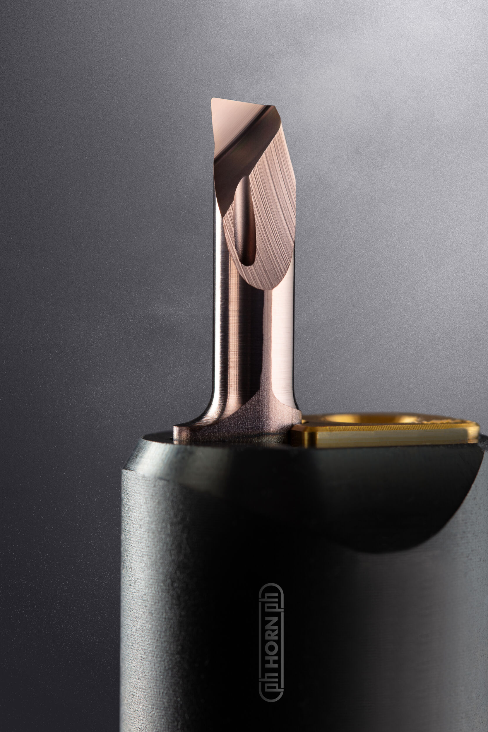 Die optimierte Schneidengeometrie sorgt in Verbindung mit der Schicht IG35 für eine hohe Produktivität und Prozesssicherheit.