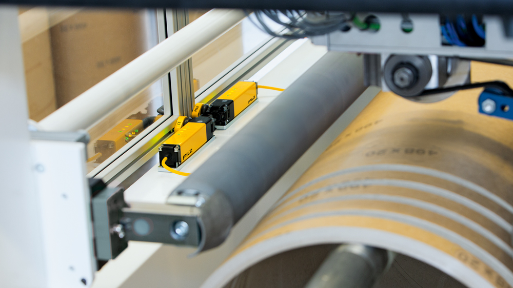 Für die Absicherung von Schutztüren mit Verriegelungsschaltern legt die ISO 14119 die Grundsätze für die Konstruktion fest. Jetzt wird es eine neue Version der Norm geben.