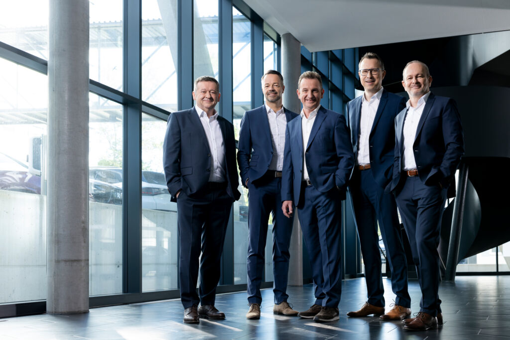 Ein Pfeiler der stabilen Unternehmensstruktur ist das langjährig eingespielte Managementteam bei Knapp: Bernhard Rottenbücher, EVP; Franz Mathi, COO; Heimo Robosch, EVP; Christian Grabner, CFO; Gerald Hofer, CEO (v.l.n.r.).