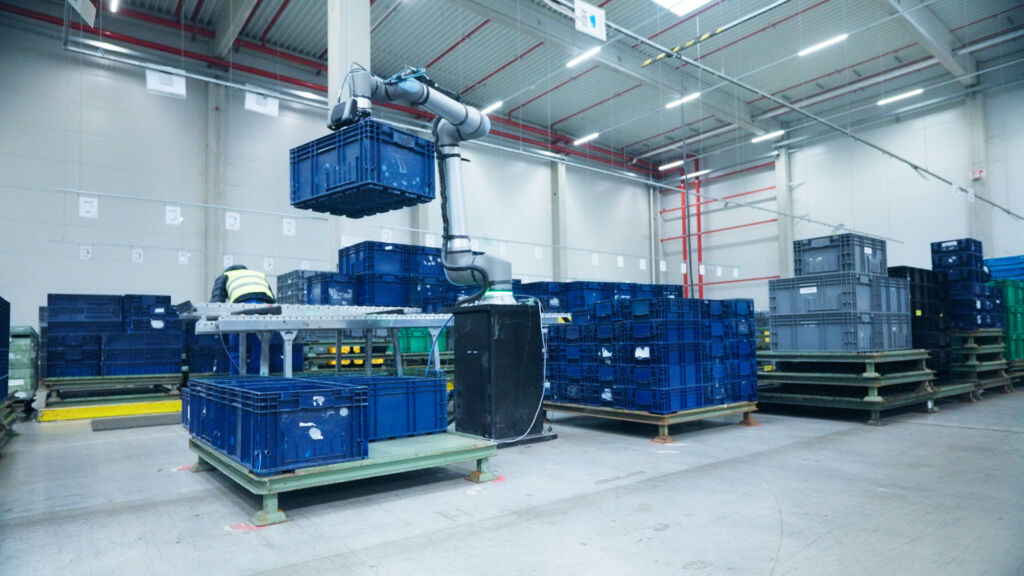 Leadec 1 KI gestuetzte Intralogistik dhf 04 2026