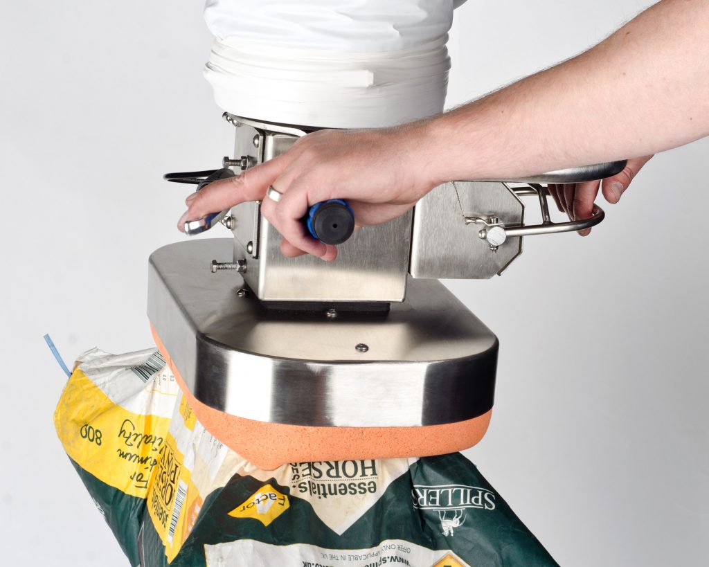 Sackhandling mit dem ezzFast von Best Handling Techonology