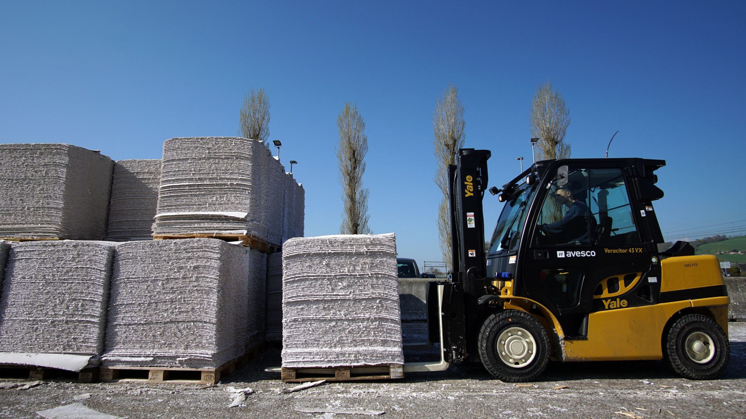 Handling-Lösungen für Papierrecycling und Zellstoffproduktion