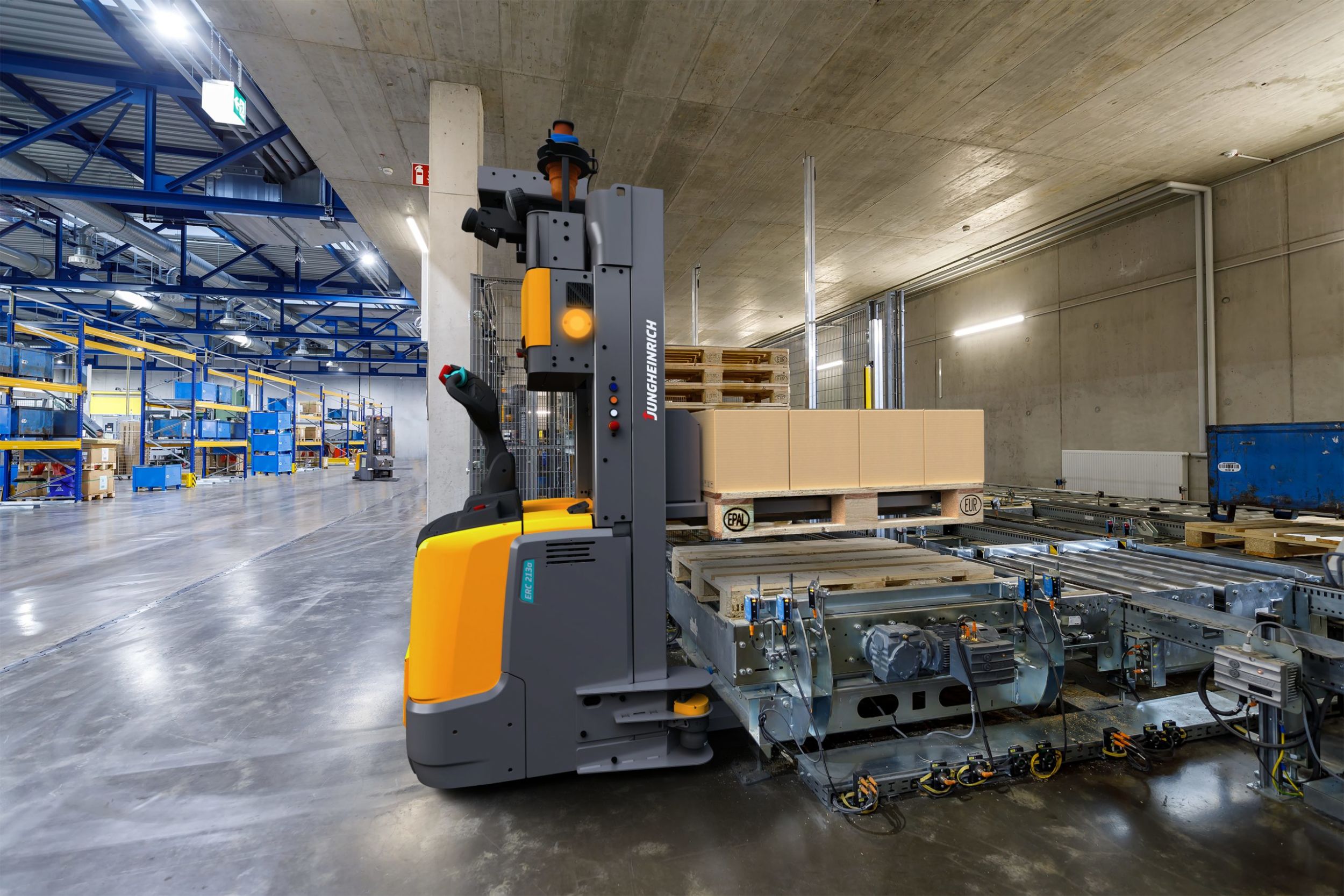 Automatisierter Palettentransport zur Materialversorgung