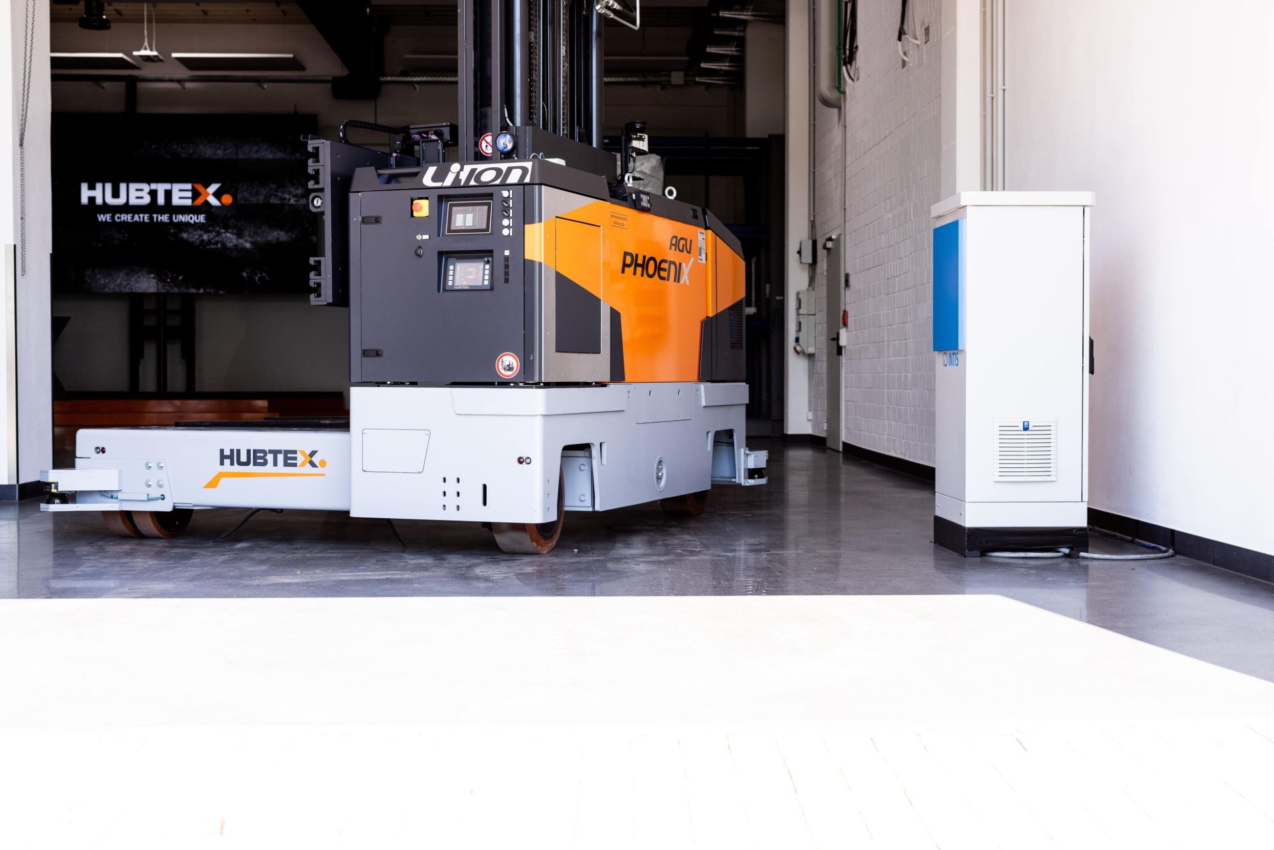 Induktives Ladesystem für AGVs