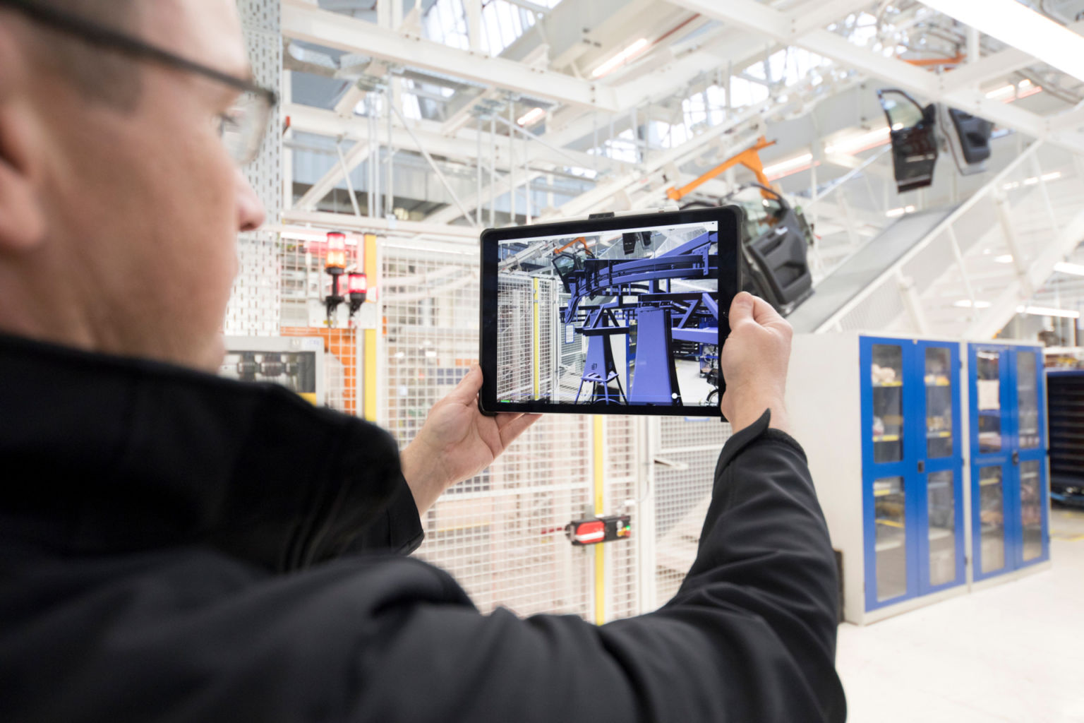 Neuentwicklungen bei der Elektrohängebahn | dhf Intralogistik online
