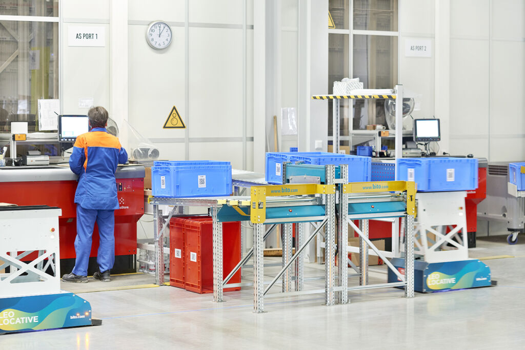 Bei BASF Logistik durchlaufen alle Artikel die Qualitätskontrolle. 2021/2022 hat bei BASF Logistik die Erweiterung des LEO Locative-Einsatzes vom Wareneingang über die Qualitätssicherung hin zum Autostore AKL stattgefunden.