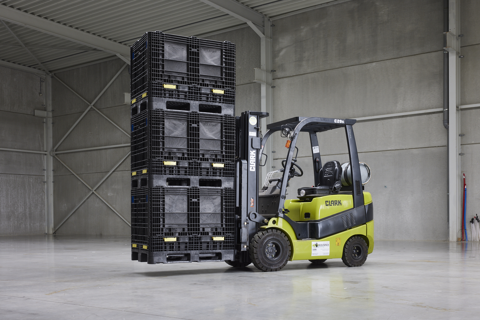 Durch den speziellen Produktionsprozess im Niederdruck-Spritzgussverfahren ist der GitterPak von Orbis bis zu 900kg belastbar.