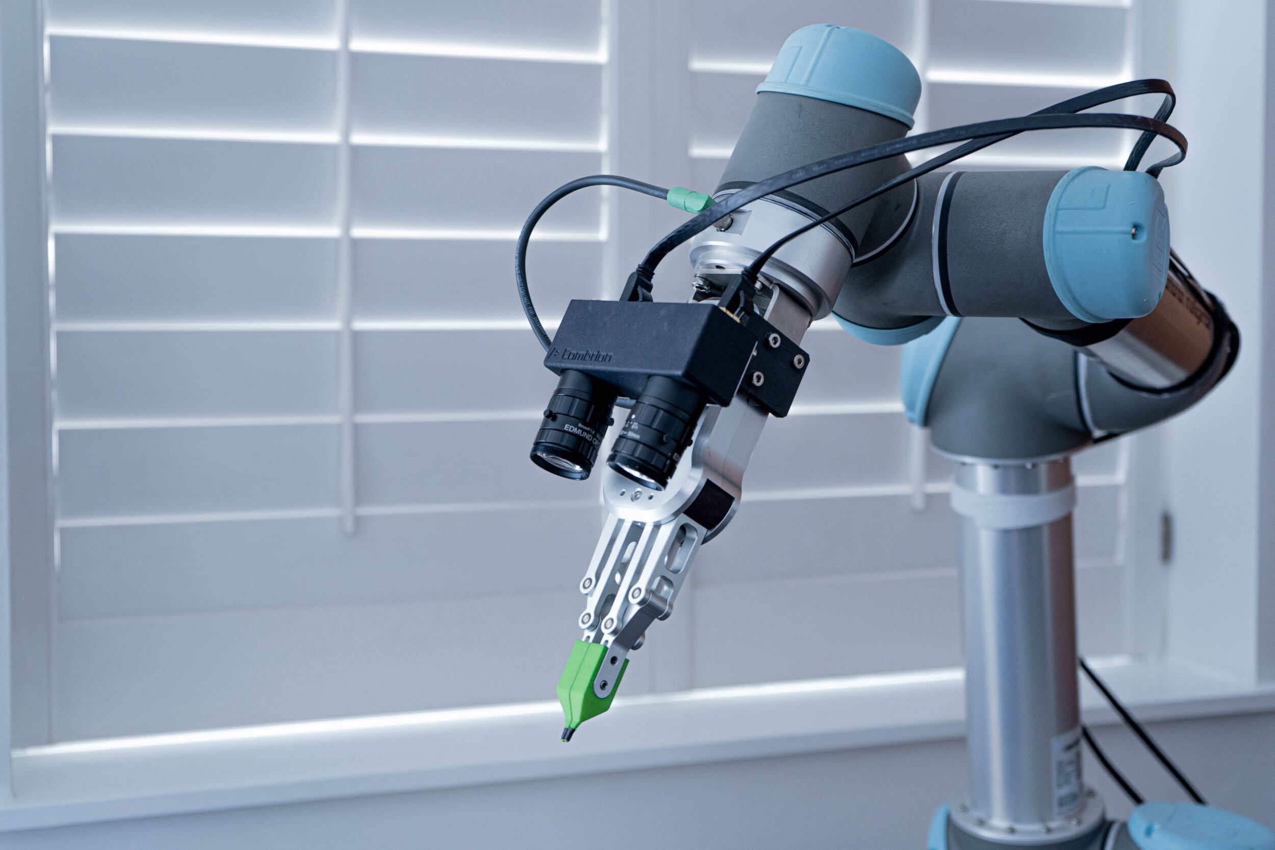 3D-Bildverarbeitungslösung mit 2D-Kameras, KI und Robotik optimiert die Fertigungslandschaft.