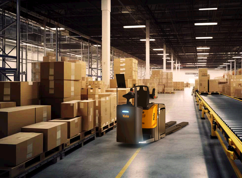 Kommissionierer zum Lkw beladen