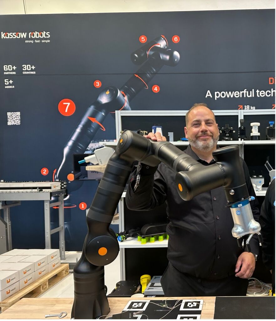 338321 Kassow Robots 3 FTS plus AMR dhf 09 2024