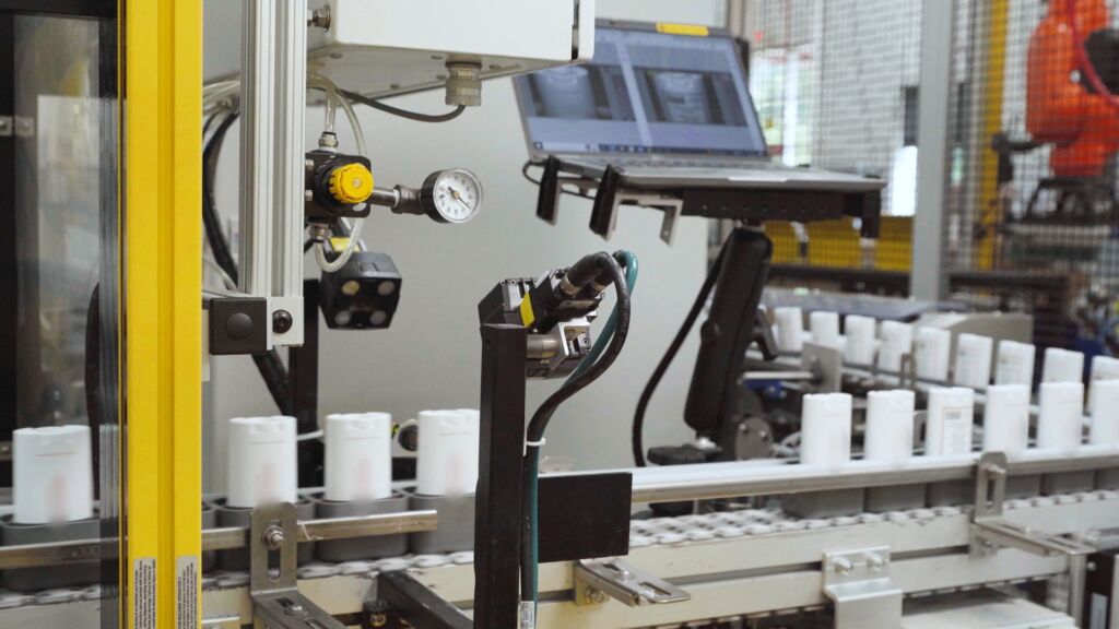 Durch den Einsatz der Edge Learning-Tools des In-Sight 2800 konnte Federal Package die Inbetriebnahme und Umstellung von Produktionslinien enorm beschleunigen und eine zuverlässige Fehlererkennung gewährleisten.