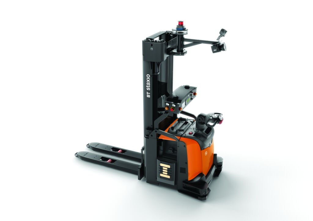 Der automatisierte Hochhubwagen BT Staxio ist ideal für einfache Transportaufgaben im Lager geeignet.