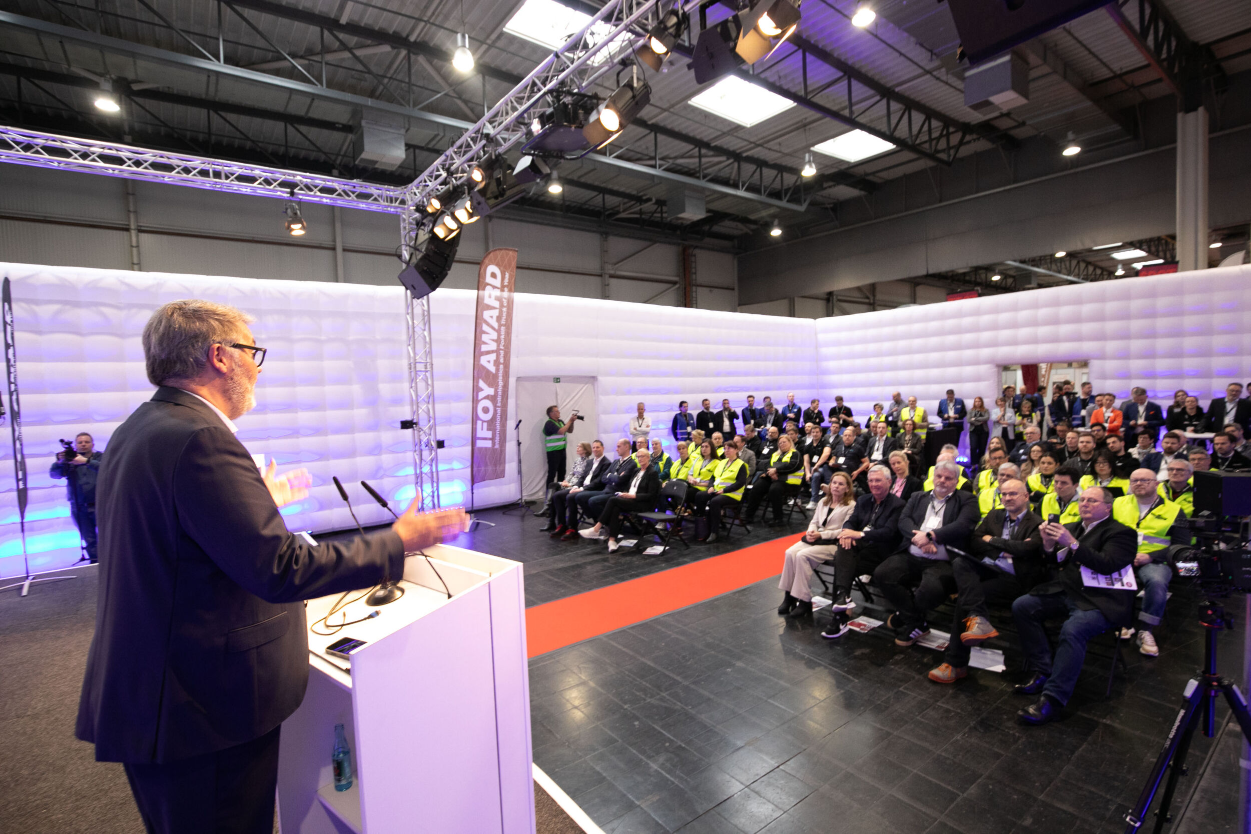 Test Camp Intralogistics integriert Deutschen Materialfluss-Kongress