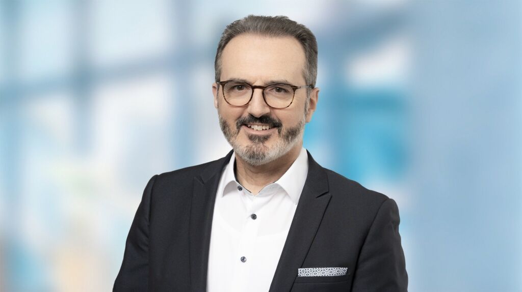 Valentin Adelfio, Executive Vice President 
Business Unit Material Handling bei 
St&ouml;cklin Logistik.