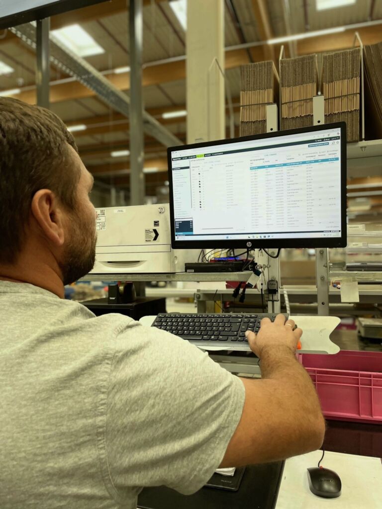 379879 Inform 2 KI in der Intralogistik dhf 09 2025