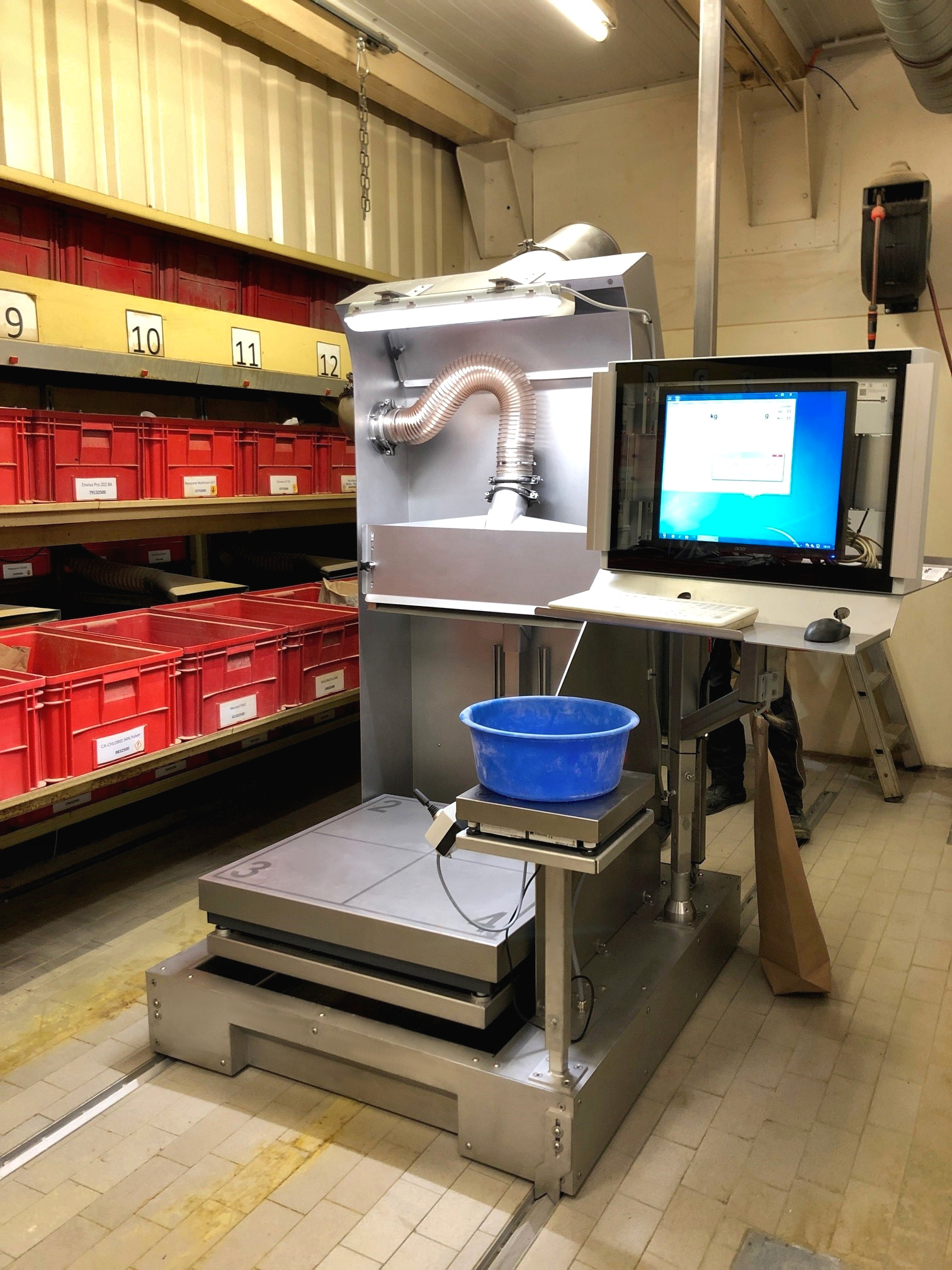 Das elektrische Antriebssystem ErgoMove 1000 von Blickle ermöglicht ein präzises Verfahren der Lasten.