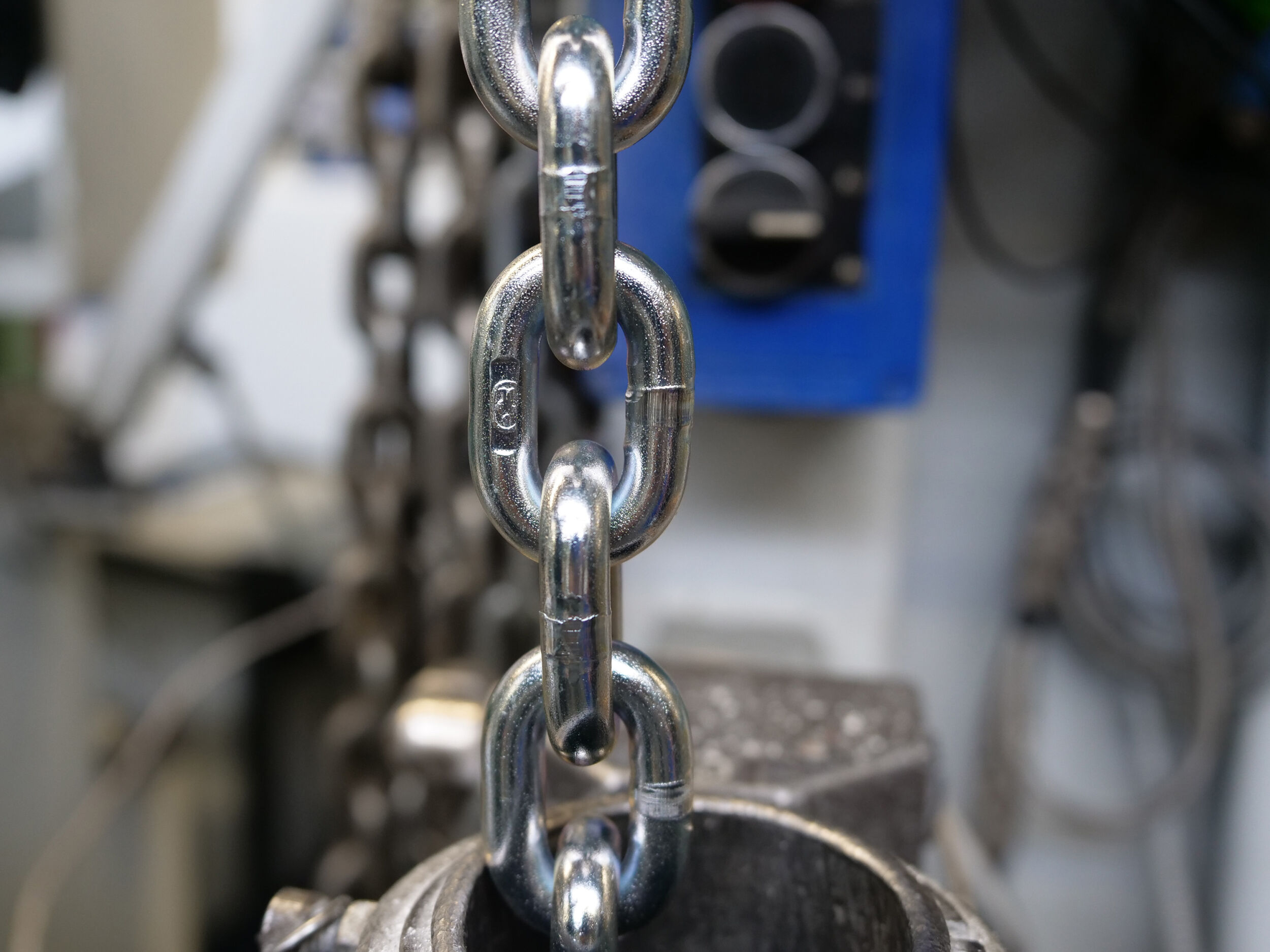 Bewegen schwere Lasten sicher und effizient: die Hebezeugketten von RUD.