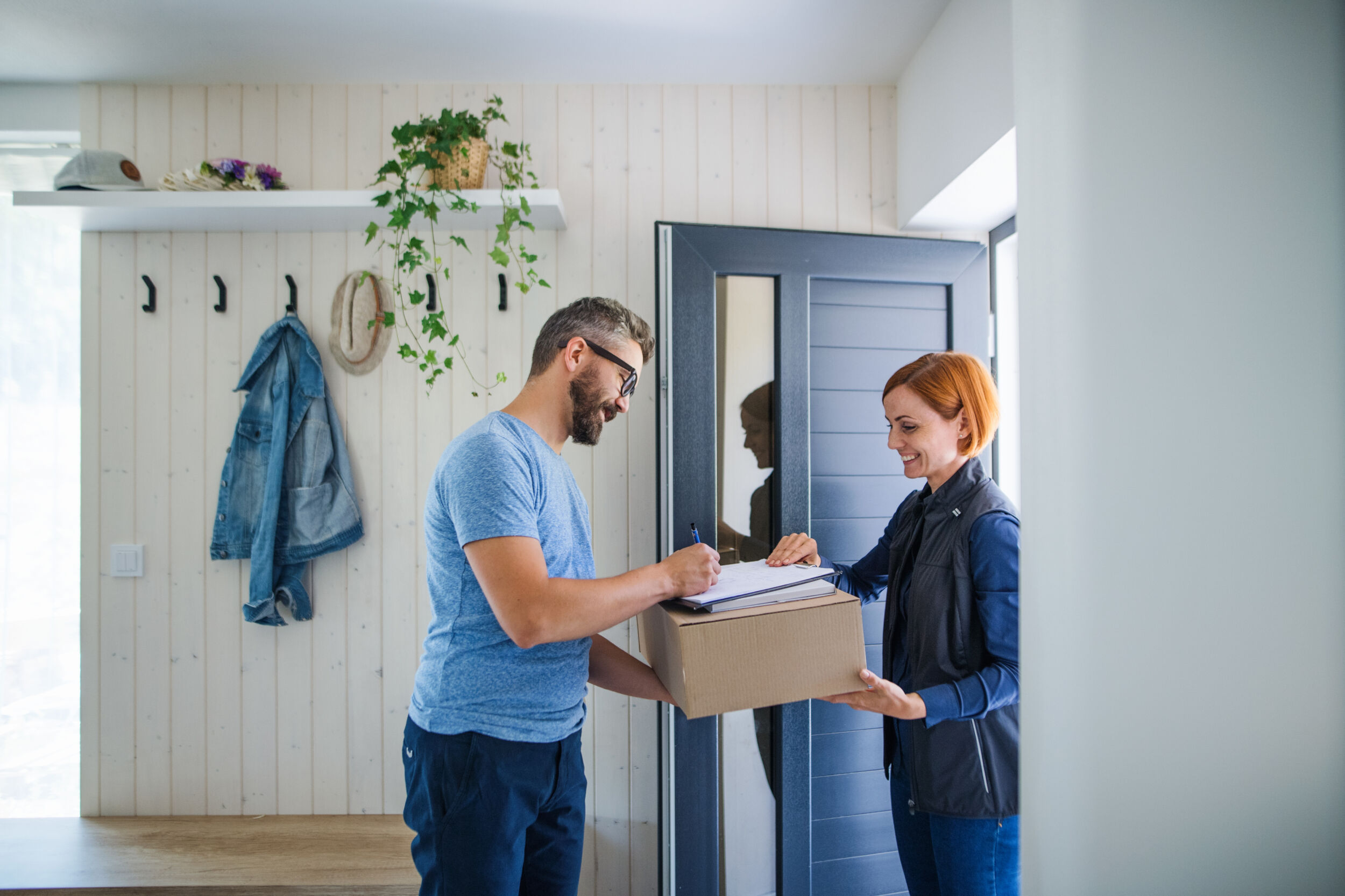 Auf der Interpack 2026 präsentiert Henkel Klebstoff- und Beschichtungslösungen, die dazu beitragen, CO2-Emissionen zu reduzieren, die Recyclingfähigkeit zu verbessern und die Vorgaben der EU-Verpackungsverordnung PPWR sicher umzusetzen.