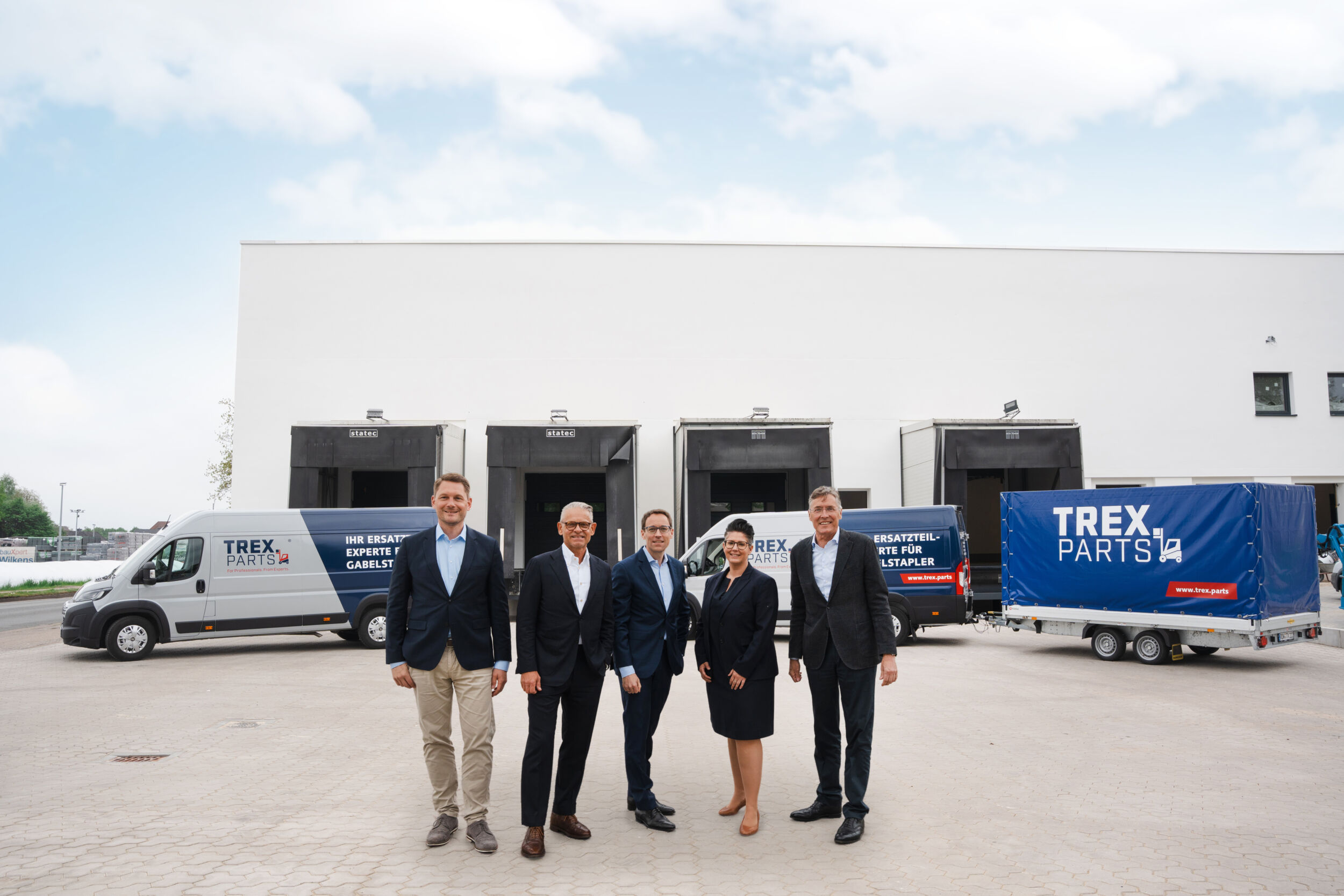 Christoph Böttcher, Geschäftsführer von Trex.Parts, Hans-Peter Fricke, CEO der Fricke Gruppe, Mathias Lentfer, Senior Vice President Global Customer Service bei Jungheinrich und Geschäftsleiter von Jungheinrich Service & Parts, Nadine Despineux, Vertriebsvorständin von Jungheinrich, Holger Wachholtz, CFO der Fricke Gruppe (v.l.n.r.)