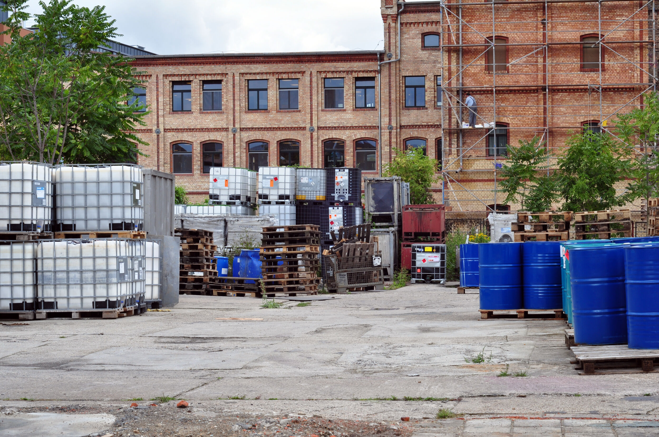 lagerplatz chemiebetrieb