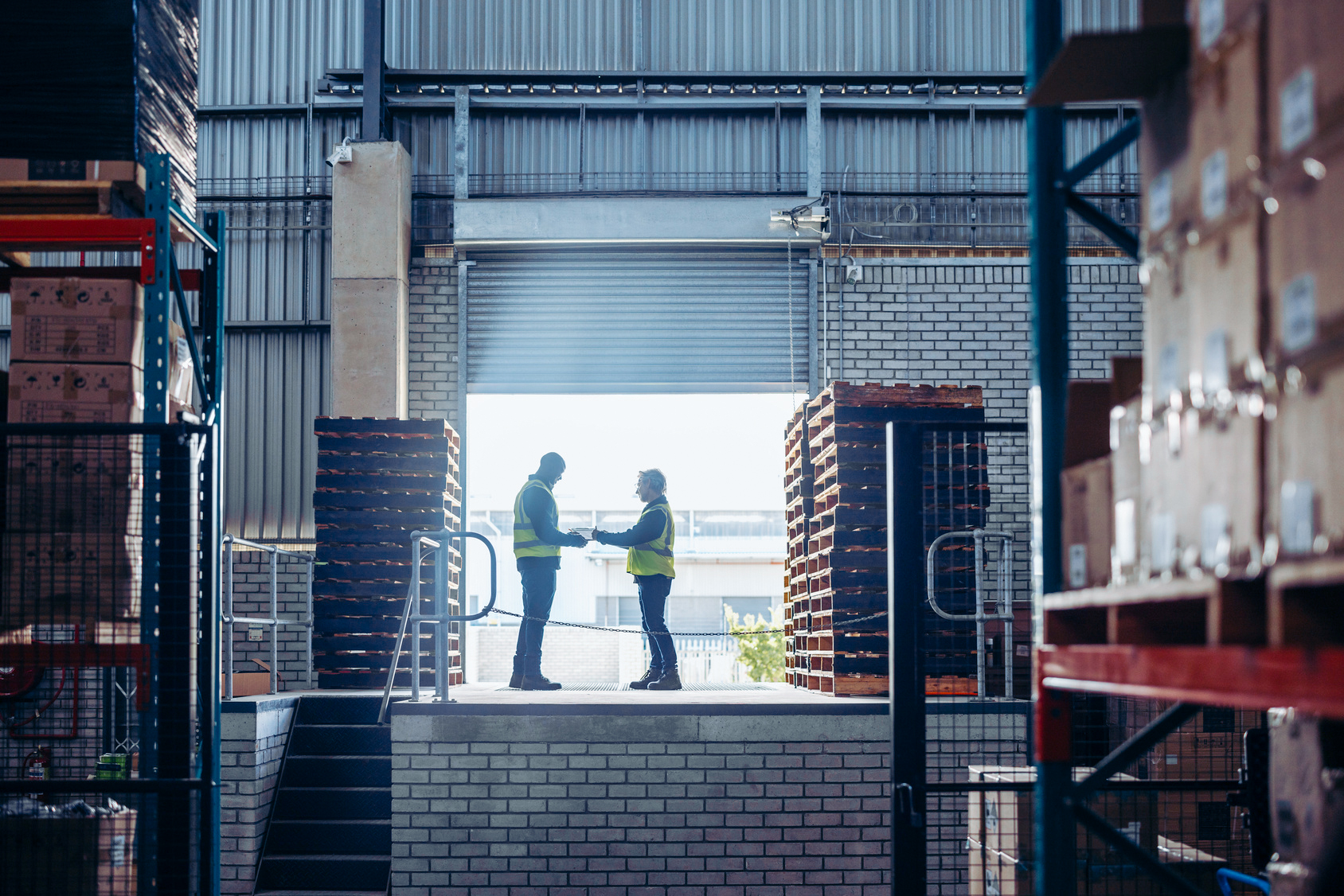 Die neuen Abläufe entlasten die Mitarbeiter von Raumedic in den Logistikzentren - damit gewinnen sie deutlich Zeit für andere wichtige Tätigkeiten, gleichzeitig sinken Aufwand und Fehlerquote.