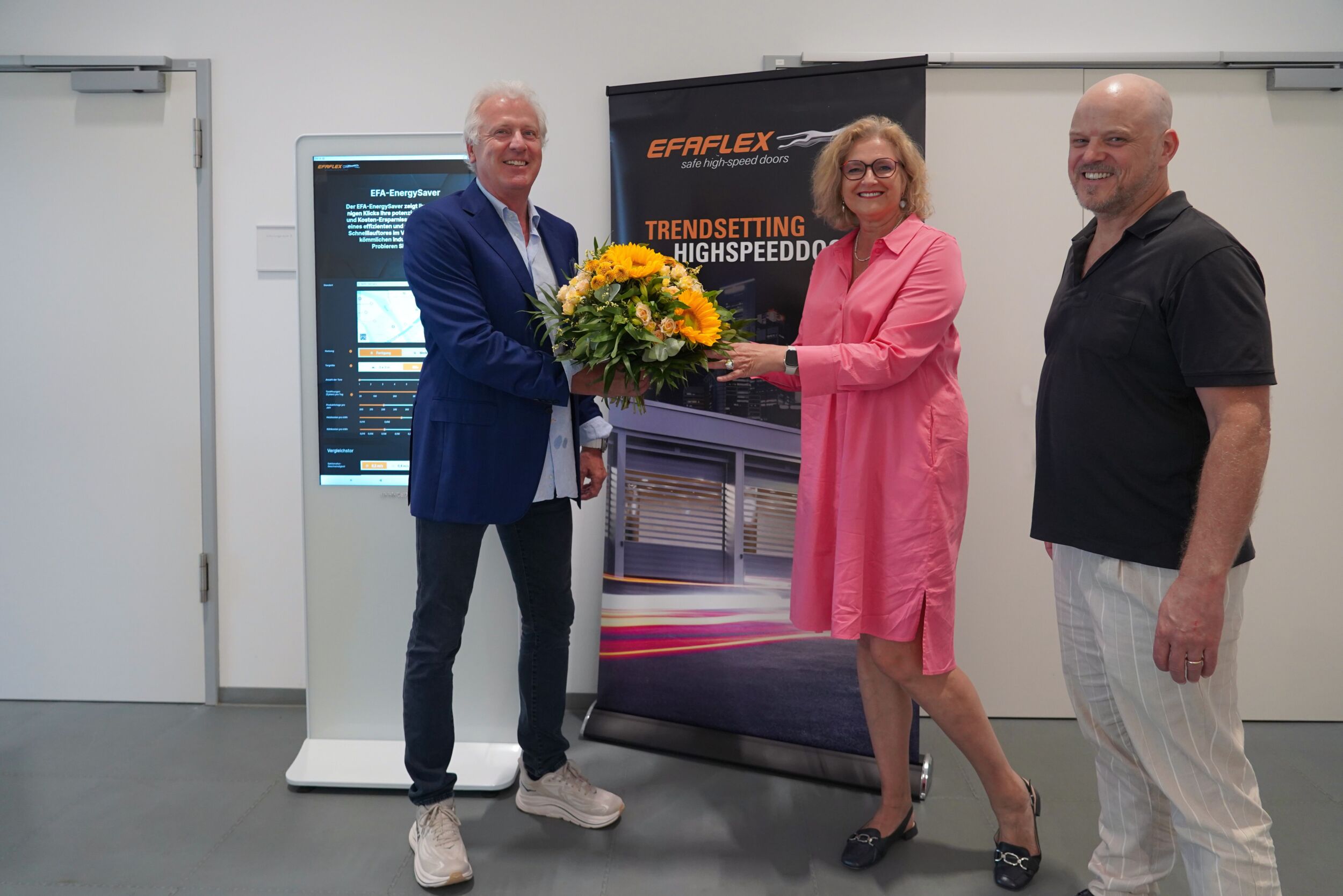 Christopher Seysen, Efaflex-Gesellschafter, Rebecca Hofstätter-Griss und Jan Hauffe aus dem Vertriebsteam von Efaflex (v.r.n.l.).