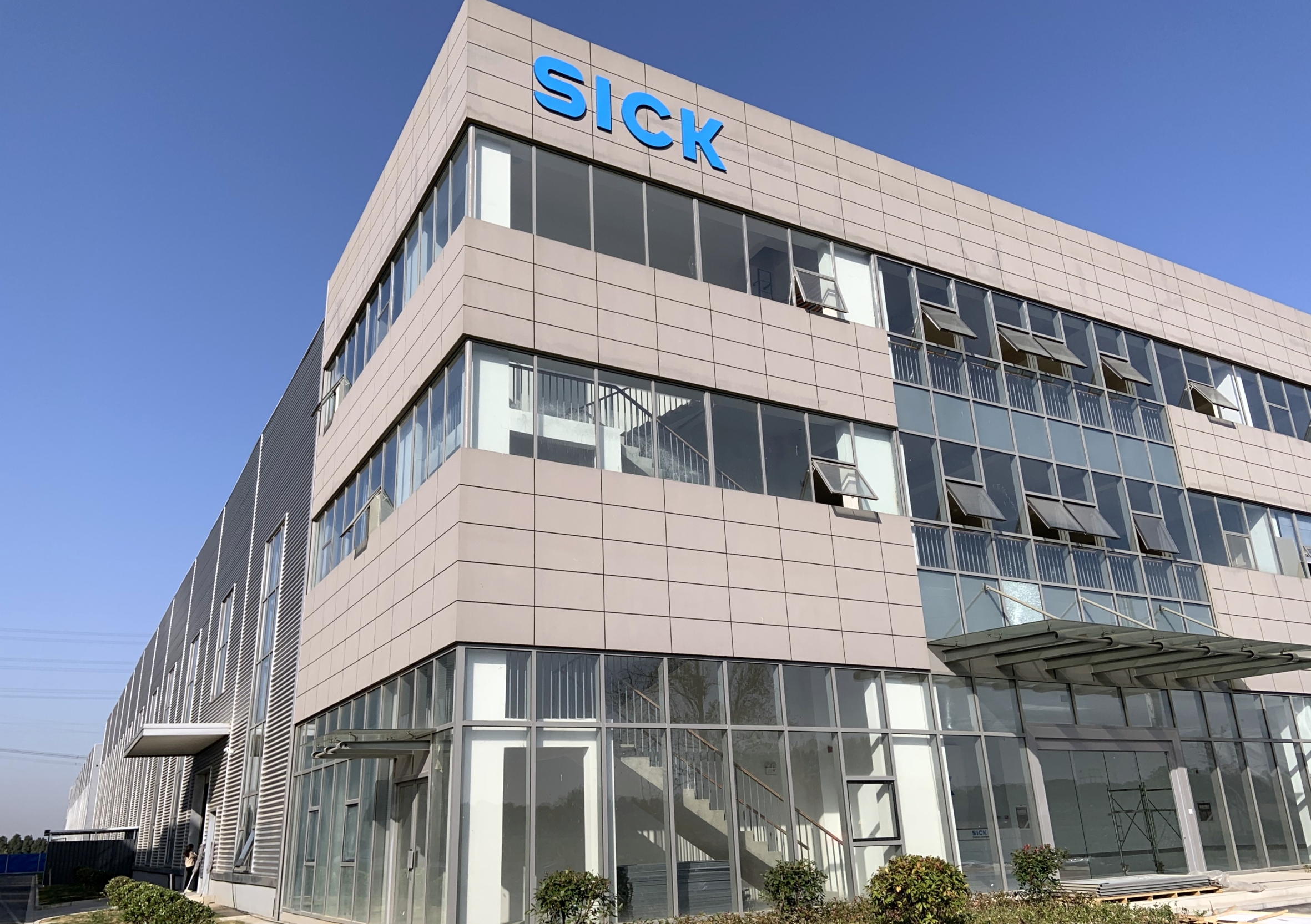 web 174435 SICK Produktionsstandort in Changzhou SICK