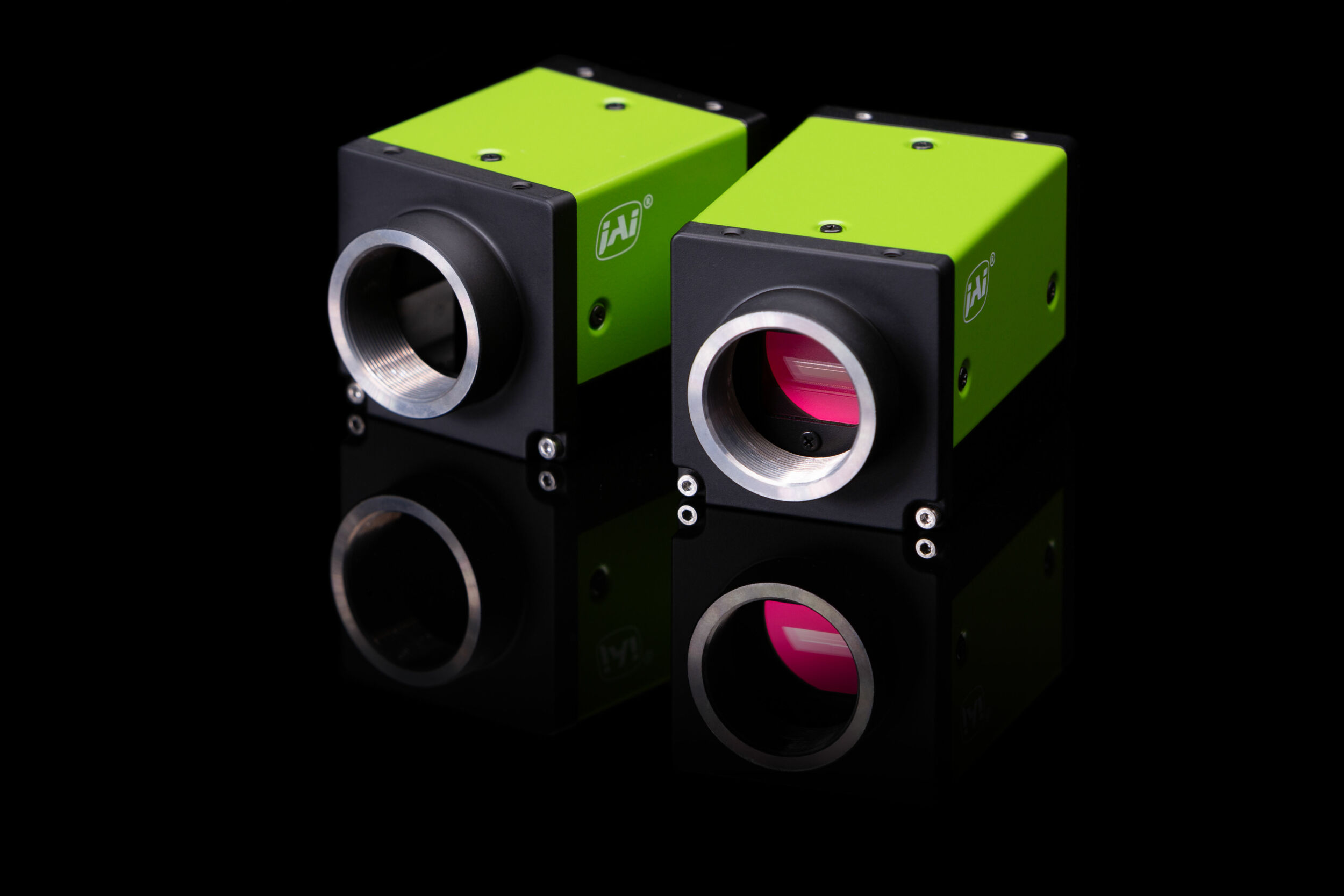 Trilinear 2K Line Scan Cameras with 5GigE or CXP