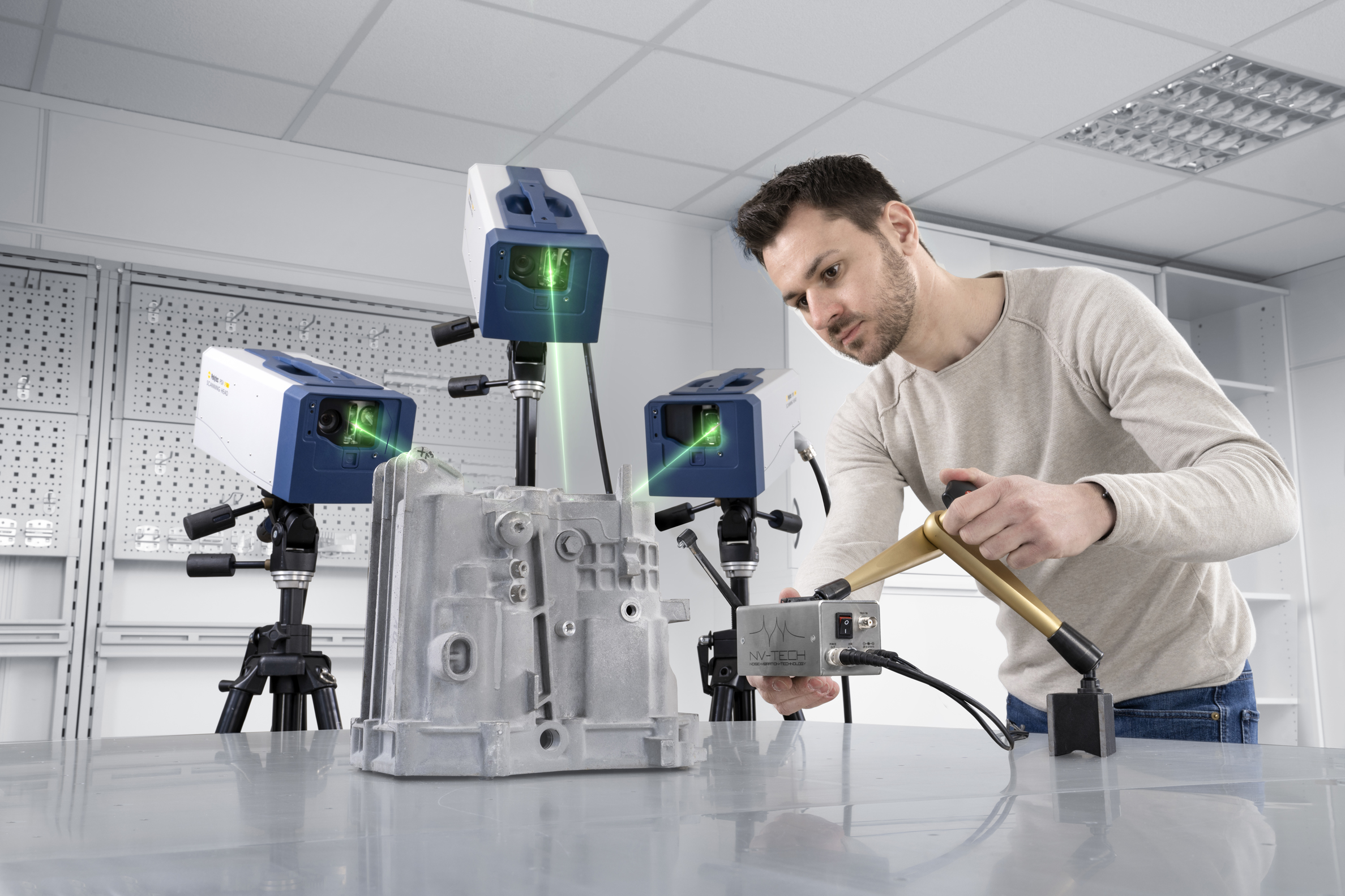 PSV QTec 3D setup modal test with hammer