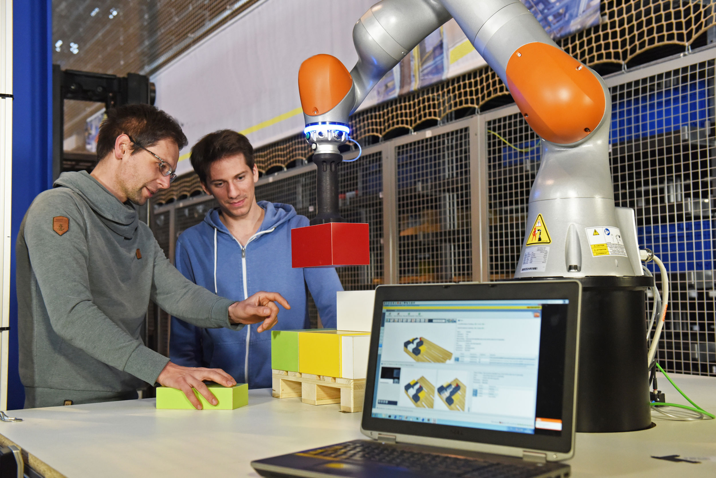 Logistiksoftware für robotergestützte Pack- und Kommissionierarbeiten 2 122626 RUPNL7 SSI Schaefer