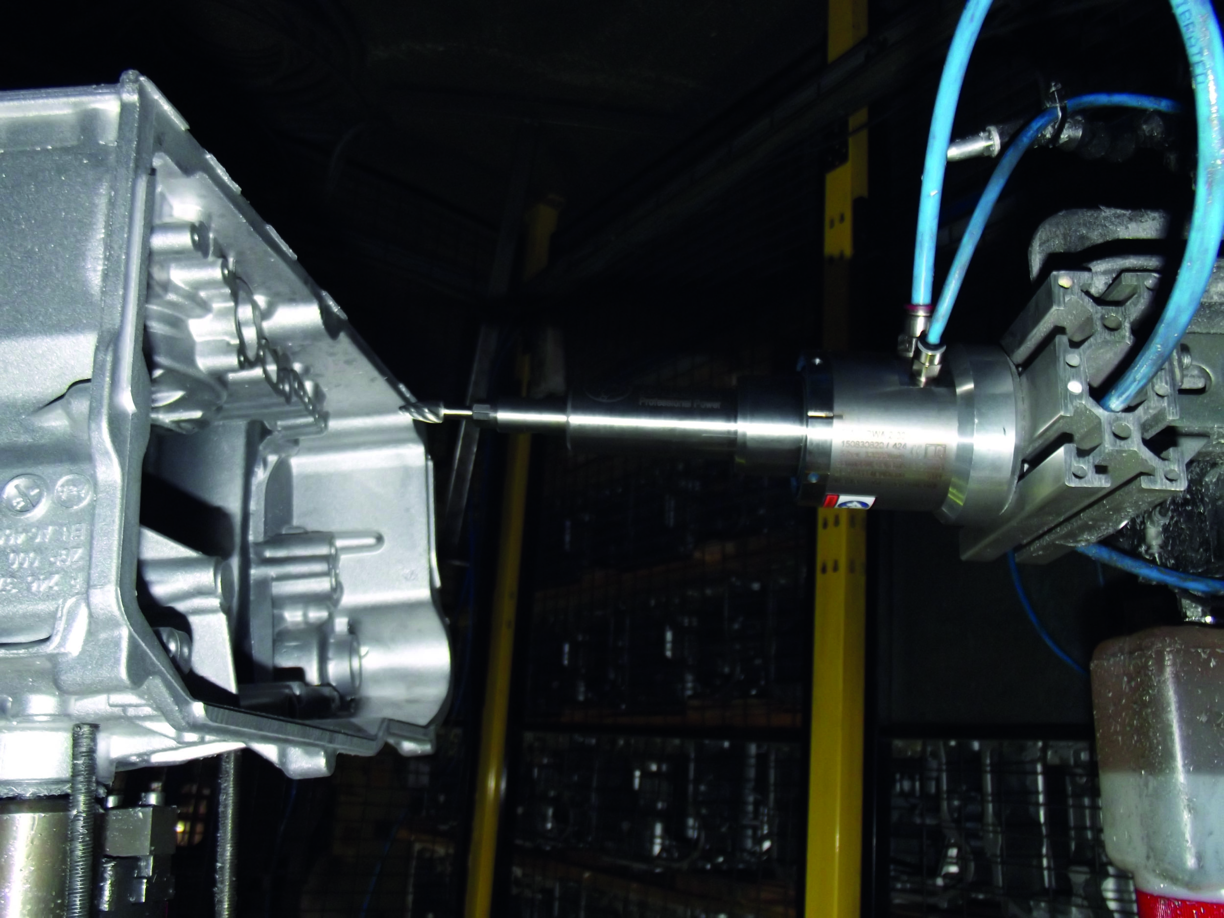 Roboterbasiertes Entgraten mit Druckluftspindeln 9 133162 IDS