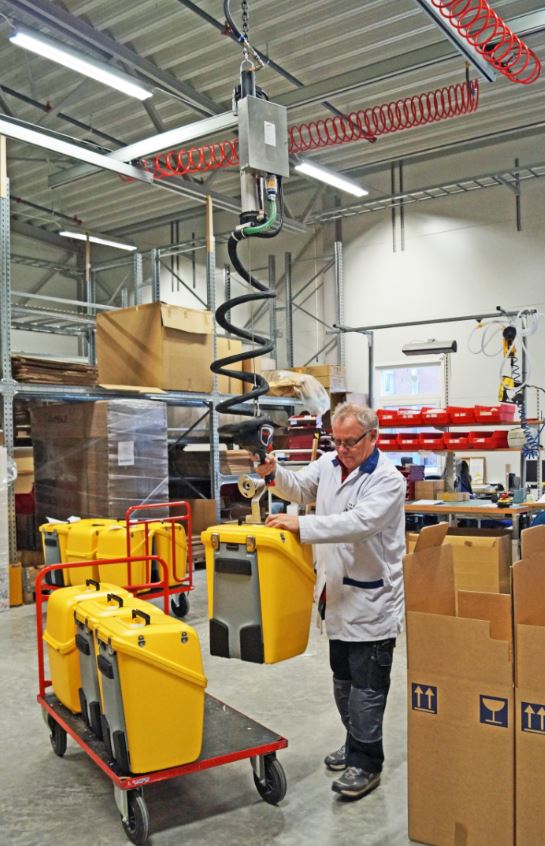 Seilbalancer von 3i 3 Beh%C3%A4lter heben mit 3i Basic Allround Seilbalancer