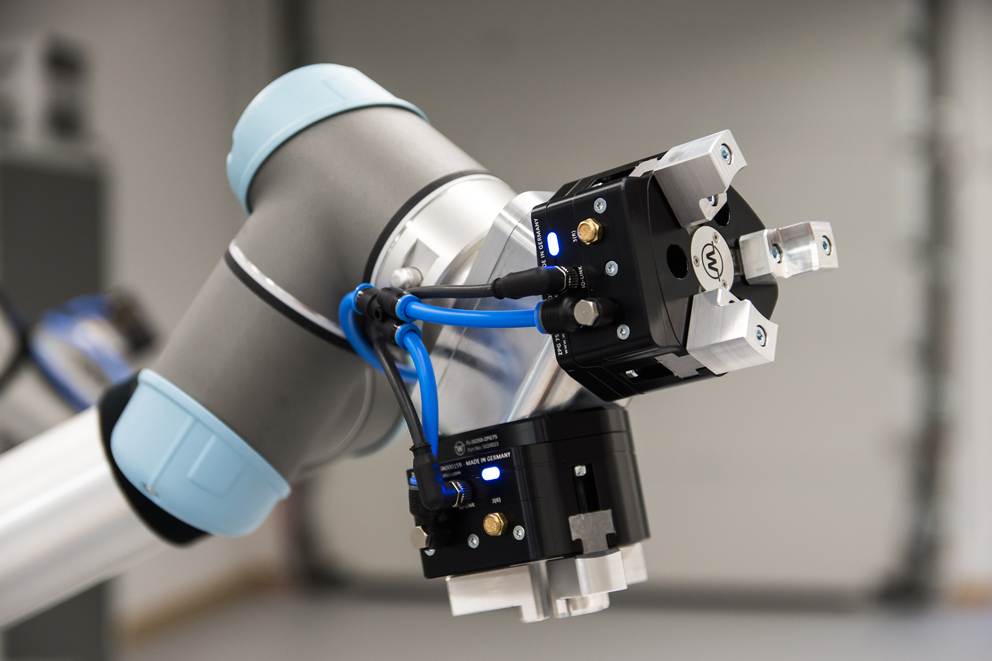 Integrierte Greiflösung für die Maschinenbeladung 2 web 134422 Pressefoto GRiPKIT PZ