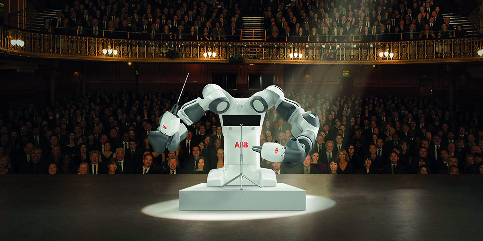 Zweiarmroboter dirigiert Konzert in Pisa 6 web 137312 214048